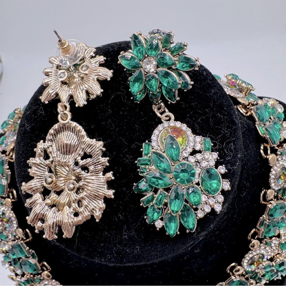 Duchessa Catorina's Statement Necklace and Earring Sets - Picture 9 of 10